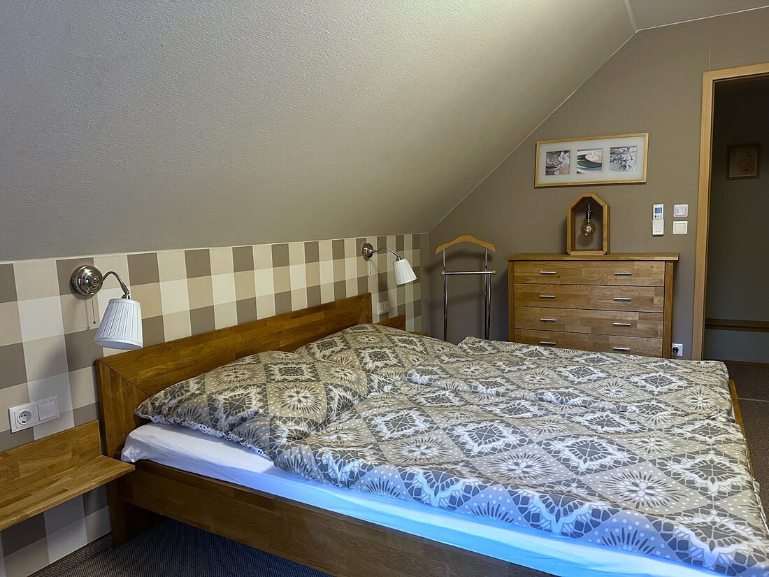 Doppelbett im Schlafzimmer